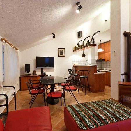 Apartmani Rasan Malinska Eksteriør bilde