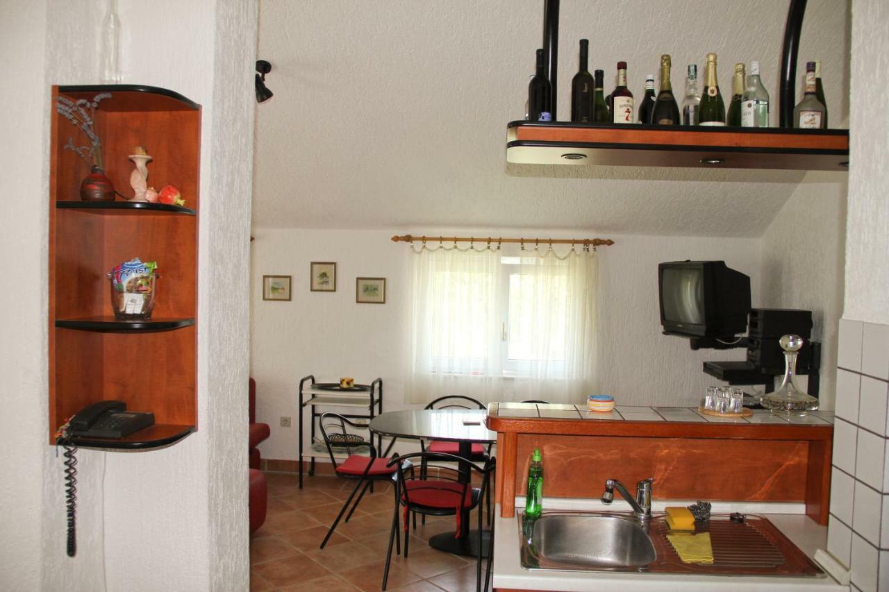 Apartmani Rasan Malinska Eksteriør bilde