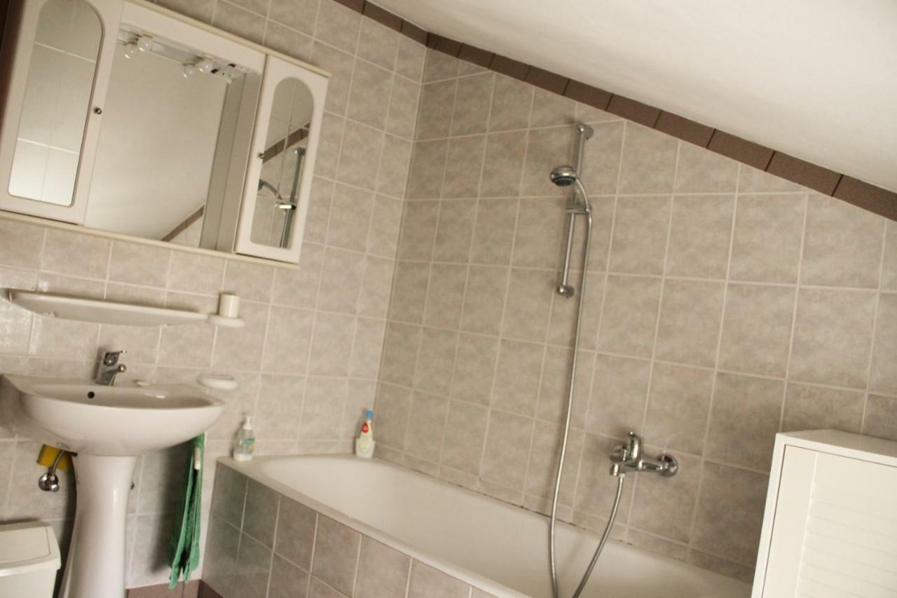 Apartmani Rasan Malinska Eksteriør bilde